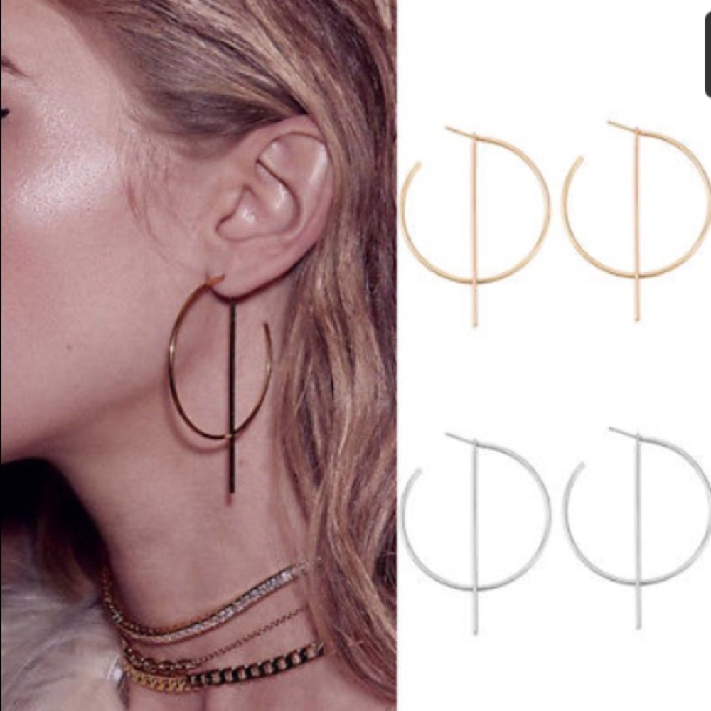 🍃2” Edgy Gold Hoops with Bar - Picture 3 of 3